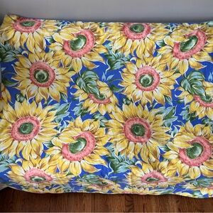 Vintage Sunflower Tablecloth 63”x65” Square